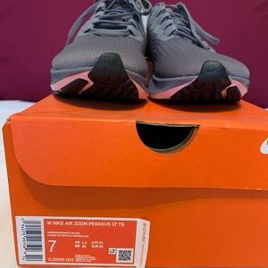 Womens Nike Air Zoom Pegasus 37